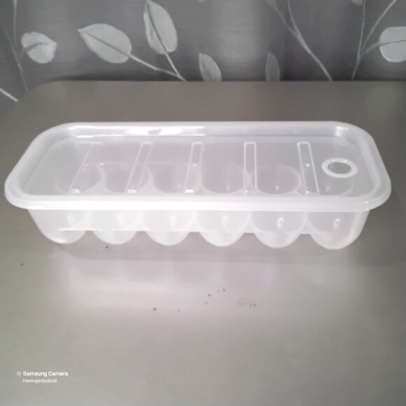 5 BPA Free Clear Stackable Space-Saver Plastic Refrigerator Egg Holders & Lids - Picture 3 of 4